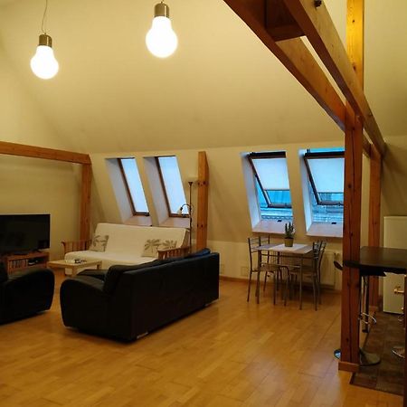 Sunlit Loft Apartment Riga Extérieur photo
